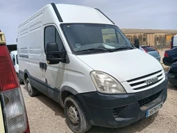 
										IVECO Daily Fg. 35S12V Transversal 3000CRS 7.3 lleno									