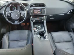 
										JAGUAR F-Pace 2.0i4D Portfolio Aut. AWD 180 lleno									