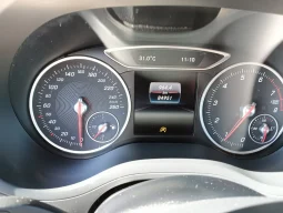 
										MERCEDES Clase B B 180 lleno									