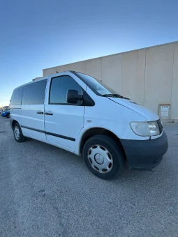 
										MERCEDES Vito CDI Combi 110 lleno									