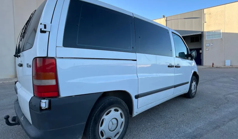 
								MERCEDES Vito CDI Combi 110 lleno									