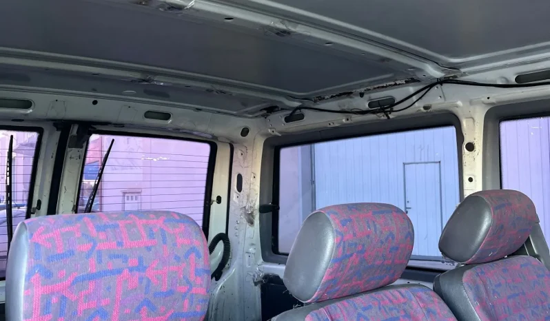 
								MERCEDES Vito CDI Combi 110 lleno									
