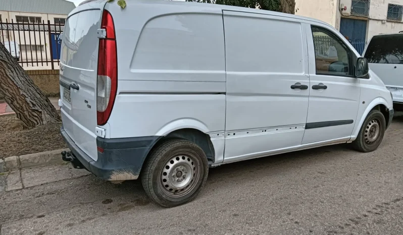 
								MERCEDES Vito Furgón 109CDI Compacta lleno									