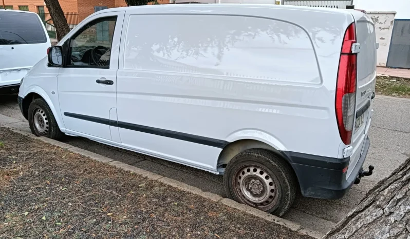 
								MERCEDES Vito Furgón 109CDI Compacta lleno									