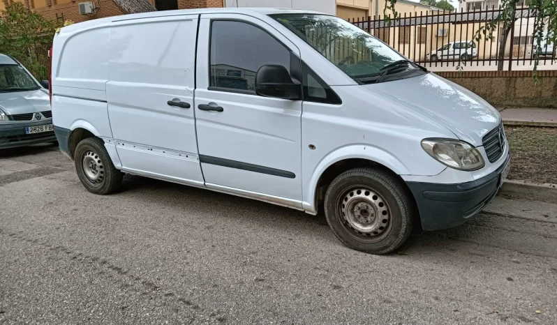 
								MERCEDES Vito Furgón 109CDI Compacta lleno									