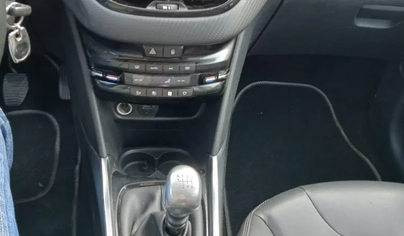 
								PEUGEOT 2008 1.6 e-HDI Allure 115 lleno									