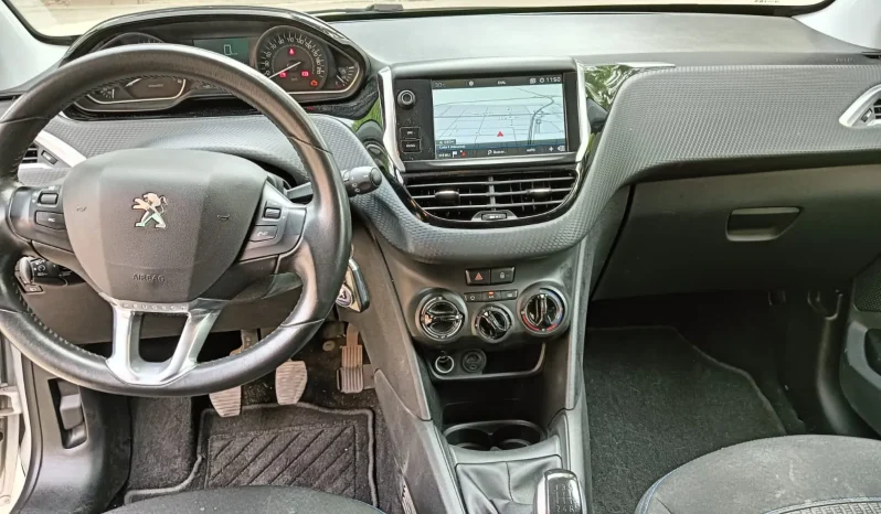 
								PEUGEOT 208 1.6BlueHDi Like 75 lleno									