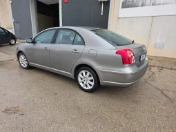 
										TOYOTA Avensis 2.2D-4D Clean Power Executive lleno									
