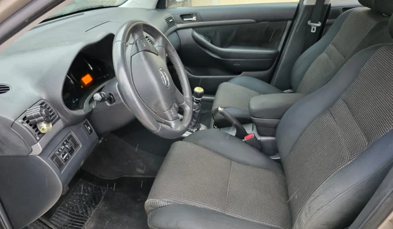 
								TOYOTA Avensis 2.2D-4D Clean Power Executive lleno									
