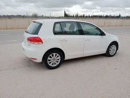 
										VOLKSWAGEN Golf 1.6TDI CR Adv.BMT Last Ed. DSG 105 lleno									