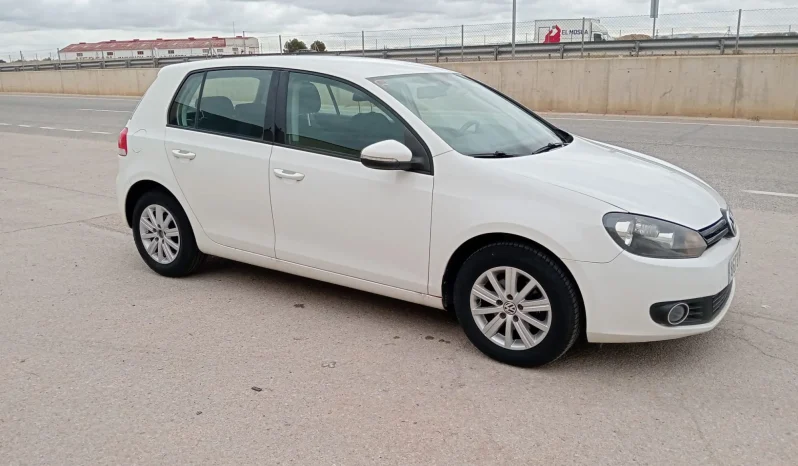 
								VOLKSWAGEN Golf 1.6TDI CR Adv.BMT Last Ed. DSG 105 lleno									