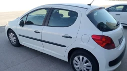 
										PEUGEOT 207 1.4HDi Confort lleno									